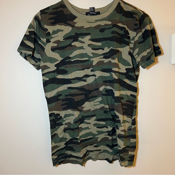 Green Camo T-shirt, Size S - Picture 2 of 6